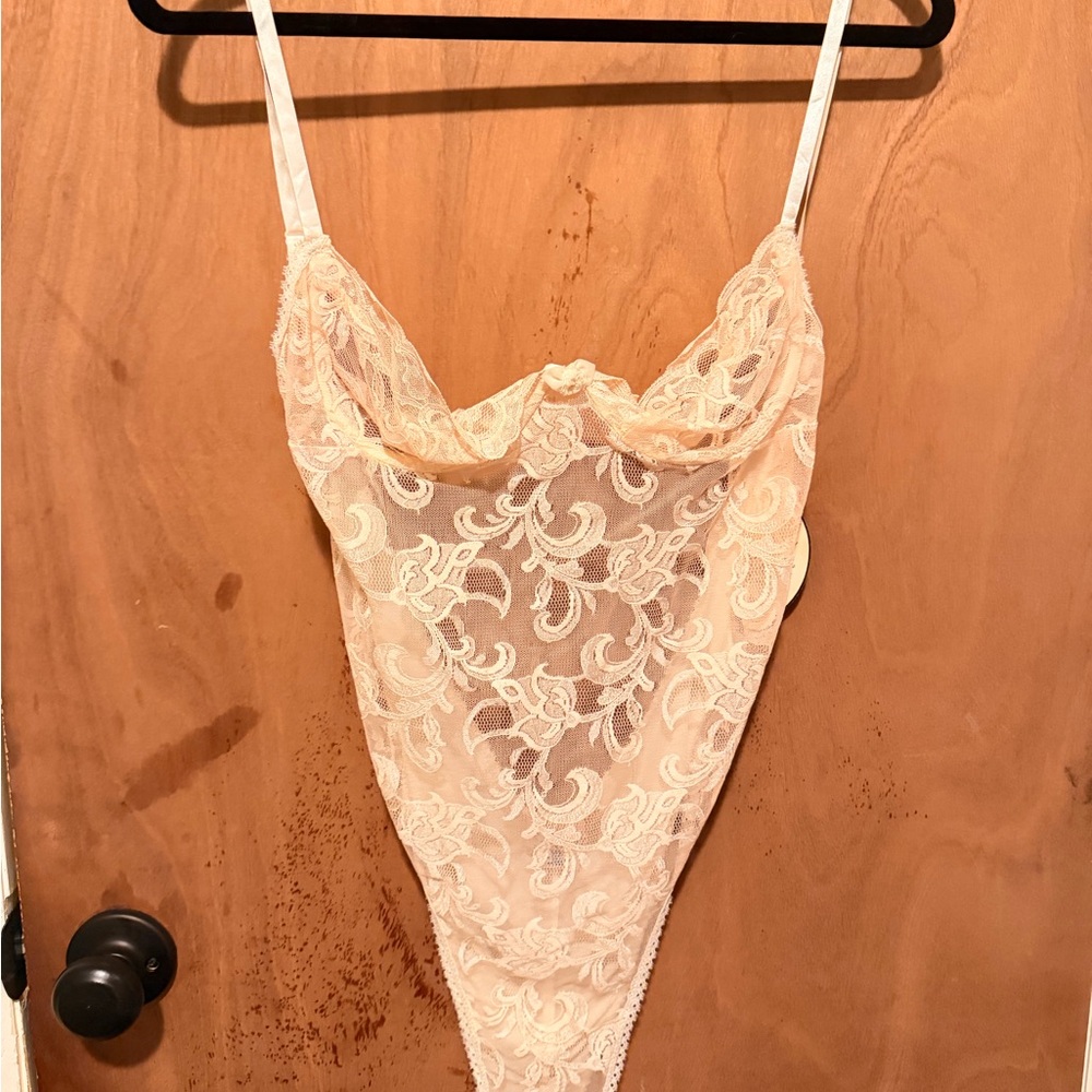 Vintage Mara Lace Bodysuit in Pink